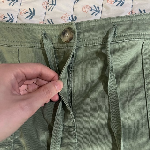 LL Bean Favorite Fit Cargo Skirt - Picture 5 of 7